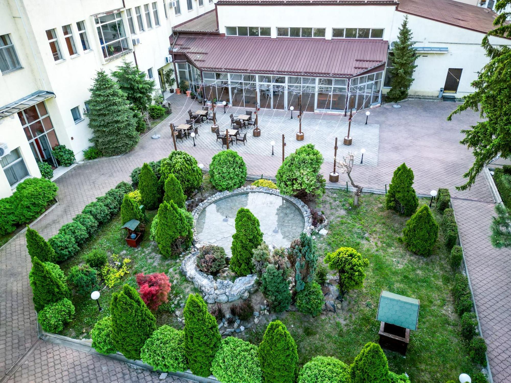 Hotel Fontana Backa Palanka Exterior photo
