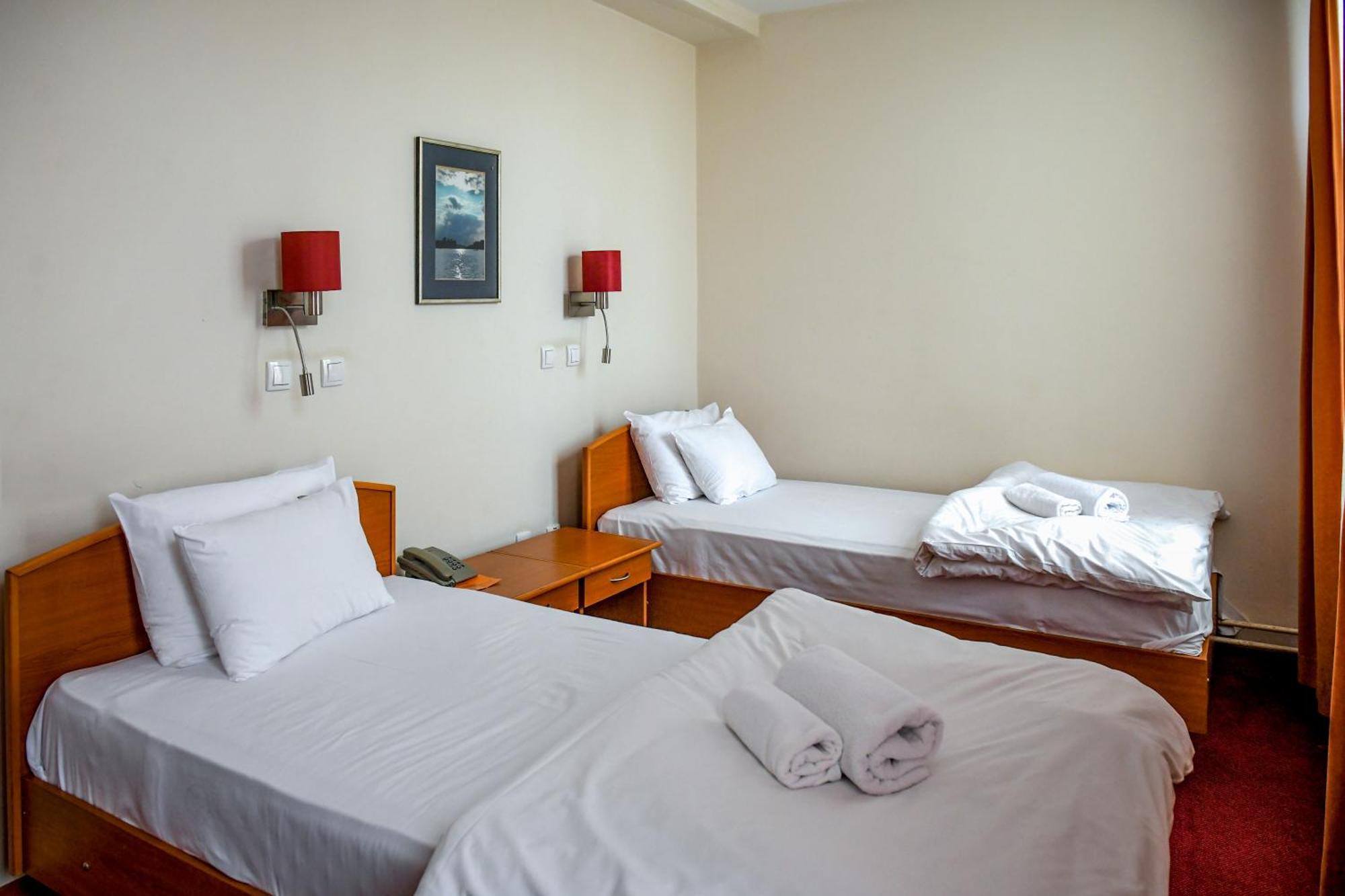 Hotel Fontana Backa Palanka Exterior photo